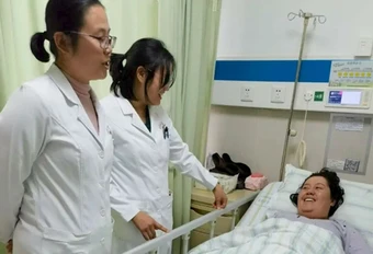 Ca mang thai 5 tự nhiên và cuộc sinh mổ kỳ tích y khoa