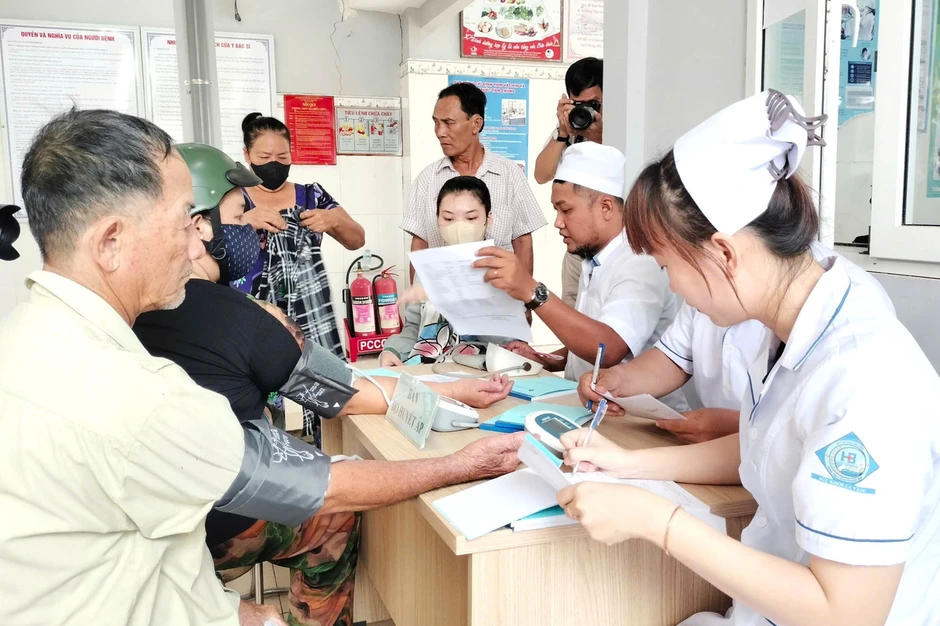 Cà Mau chạy đua 45 ngày, quyết hoàn thành khám sức khỏe toàn dân Cà Mau chạy đua 45 ngày, quyết hoàn thành khám sức khỏe toàn dân