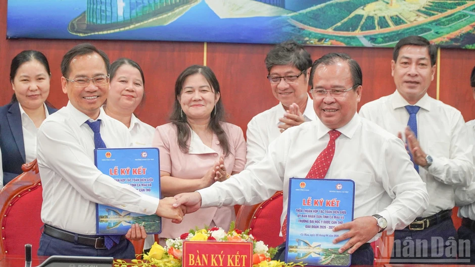 Cà Mau gỡ khó y tế qua hợp tác chiến lược, toàn diện với Trường đại học Y Dược Cần Thơ Cà Mau gỡ khó y tế qua hợp tác chiến lược, toàn diện với Trường đại học Y Dược Cần Thơ