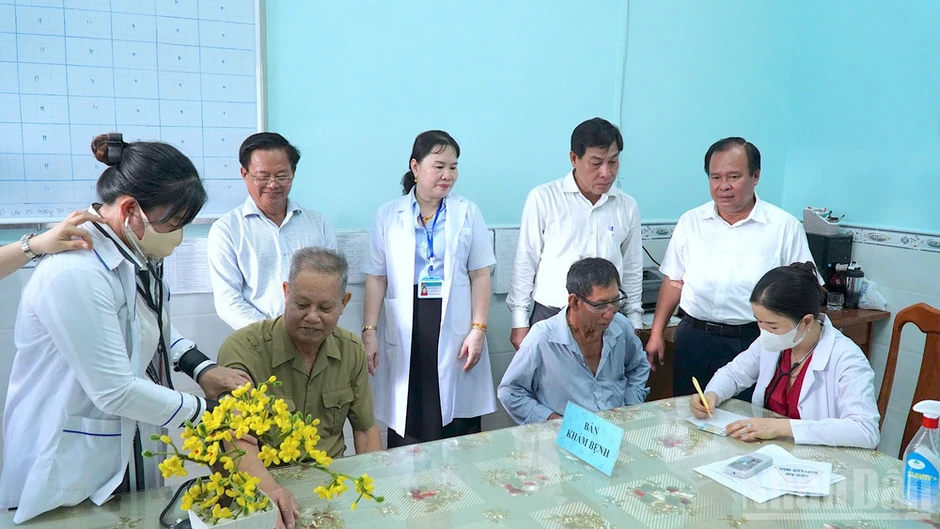 Cà Mau khởi động chiến dịch khám sàng lọc sức khỏe miễn phí toàn dân Cà Mau khởi động chiến dịch khám sàng lọc sức khỏe miễn phí toàn dân