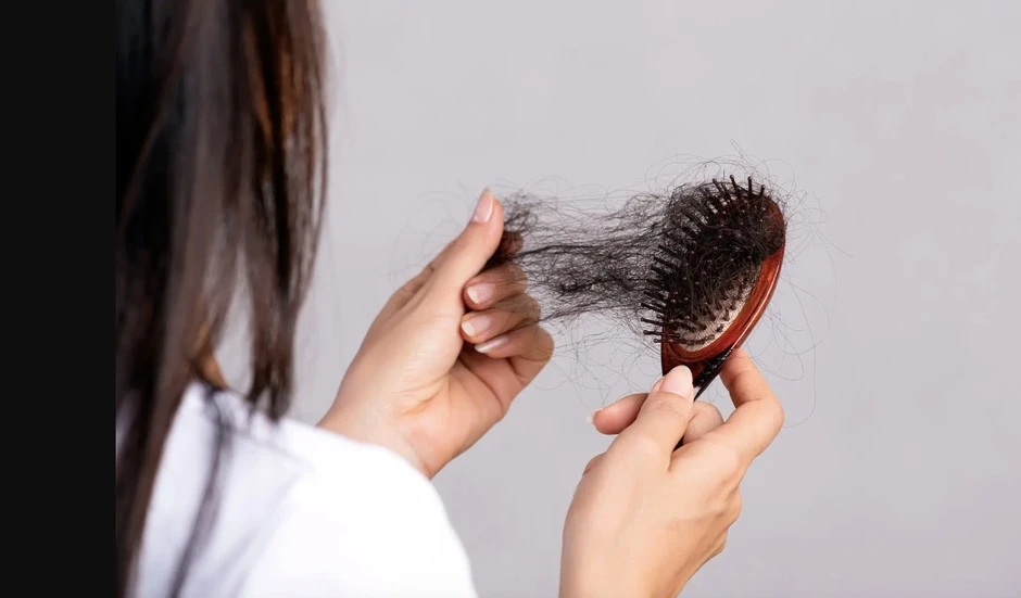 Cách khắc phục tình trạng rụng tóc sau sinh Cách khắc phục tình trạng rụng tóc sau sinh