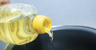 Cách vứt bỏ dầu ăn đã qua sử dụng: Tuyệt đối không đổ thẳng xuống bồn rửa