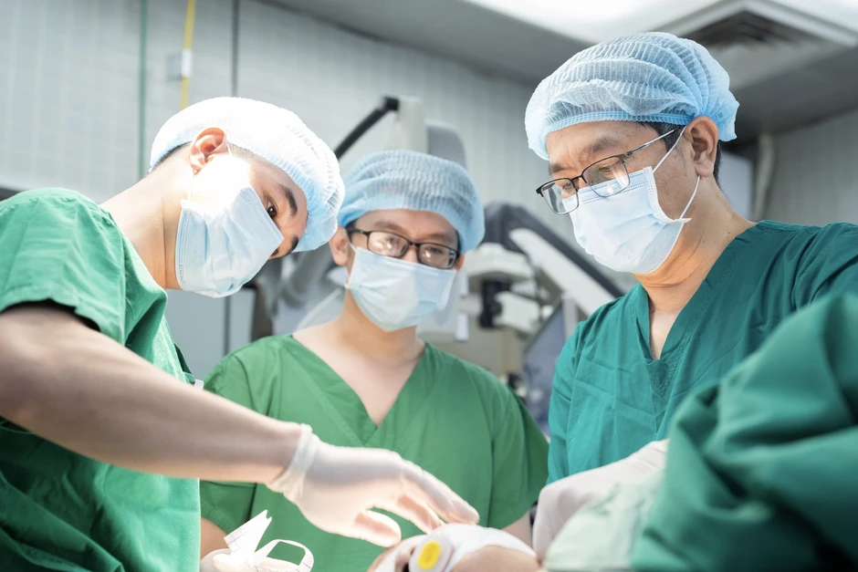 Căn bệnh hiểm khiến cô gái 20 tuổi liệt nửa người sau nhiều cơn đau đầu