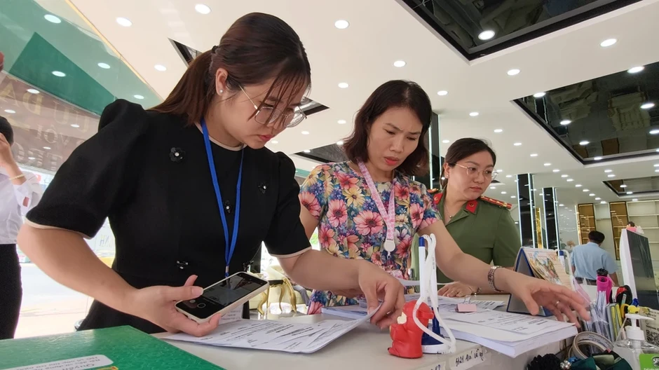 Cận cảnh chuỗi Nha khoa Quốc tế '3 không' ở Cần Thơ Cận cảnh chuỗi Nha khoa Quốc tế '3 không' ở Cần Thơ