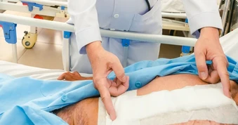 Cân não cứu người đàn ông thủng tim, từng bị bỏng nặng 60% cơ thể