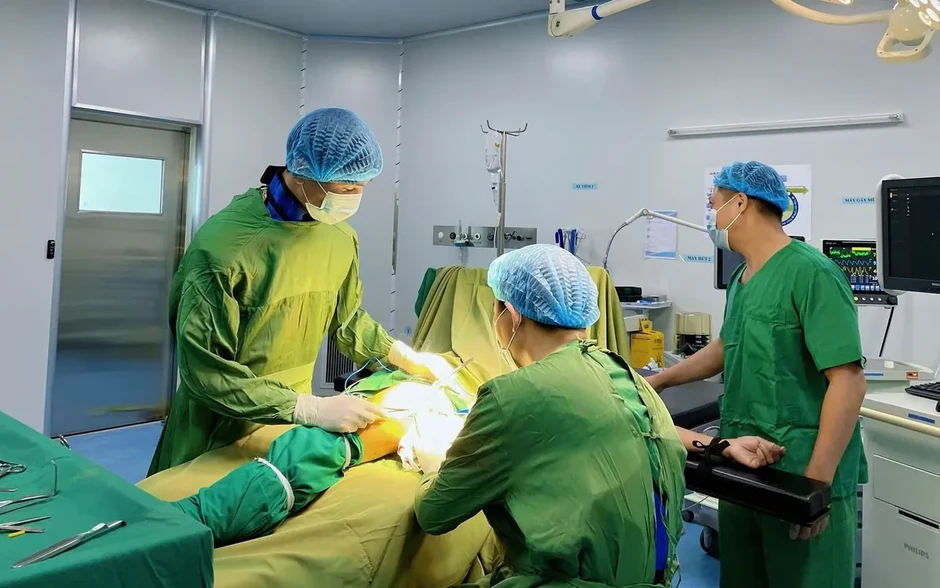 Cảnh báo nguy cơ chấn thương khi lao động trên cao Cảnh báo nguy cơ chấn thương khi lao động trên cao