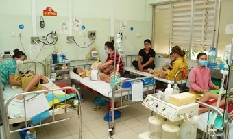 Cảnh báo nguy cơ dịch chồng dịch ở phía Nam, đã có 12 ca tử vong