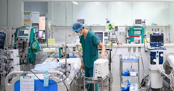 Cảnh báo nhiều bệnh truyền nhiễm cùng lúc tăng mạnh ở TPHCM