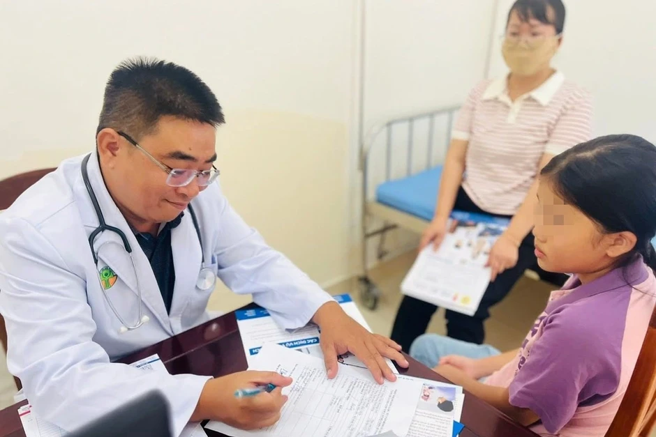 Cảnh báo tình trạng trẻ "trơ lì cảm xúc" vì xem quá nhiều livestream Cảnh báo tình trạng trẻ "trơ lì cảm xúc" vì xem quá nhiều livestream