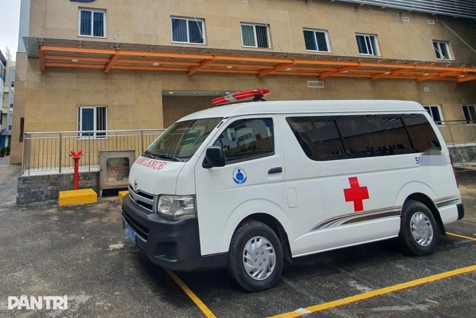 Cấp cứu bé 2 tuổi nghi bị mẹ và "cha dượng" bạo hành dã man, dập nội tạng Cấp cứu bé 2 tuổi nghi bị mẹ và "cha dượng" bạo hành dã man, dập nội tạng