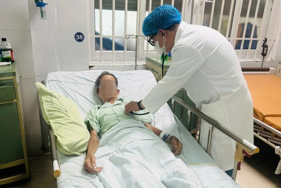 Cấp cứu thành công bệnh nhân 77 tuổi bị vỡ khối u gan Cấp cứu thành công bệnh nhân 77 tuổi bị vỡ khối u gan