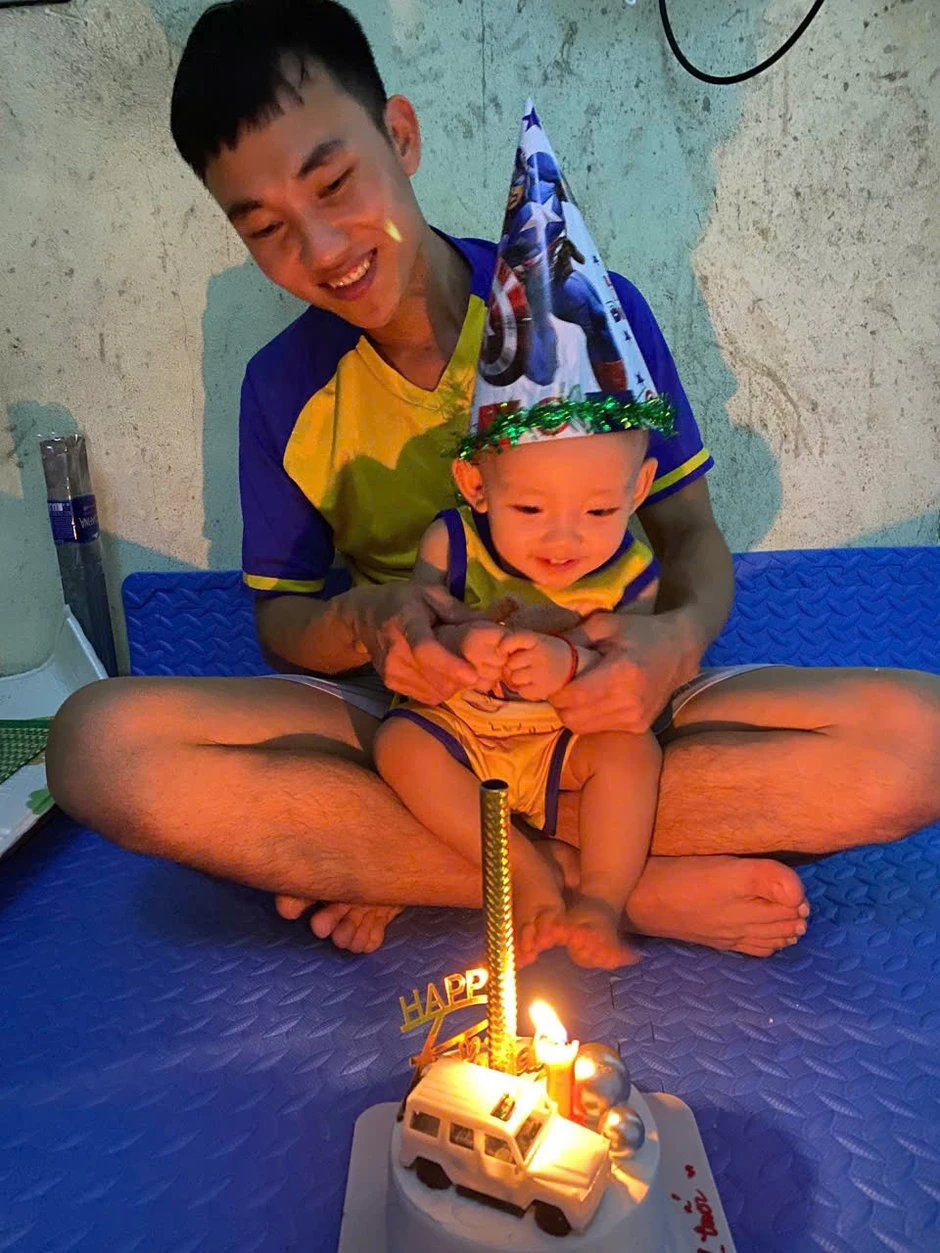 Cặp vợ chồng vùng cao vỡ òa hạnh phúc đón con sau 5 năm hiếm muộn Cặp vợ chồng vùng cao vỡ òa hạnh phúc đón con sau 5 năm hiếm muộn