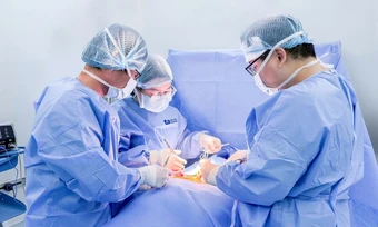 Cắt toàn bộ tuyến giáp triệt căn ung thư - Báo TinVina