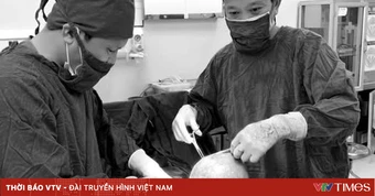 Cắt u nang buồng trứng hơn 3kg cho bệnh nhân nữ trẻ tuổi