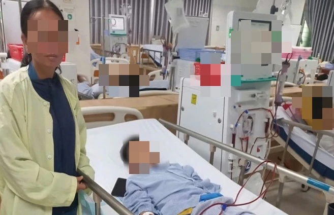 Cậu bé 8 tuổi đã suýt chết vì suy thận cấp, cả đời chạy thận, bác sĩ tức giận: "Bố mẹ chiều quá hóa hại con!" Cậu bé 8 tuổi đã suýt chết vì suy thận cấp, cả đời chạy thận, bác sĩ tức giận: "Bố mẹ chiều quá hóa hại con!"