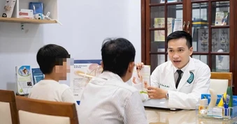 Cha mẹ lo lắng khi thấy “cậu nhỏ” của con trai biến mất