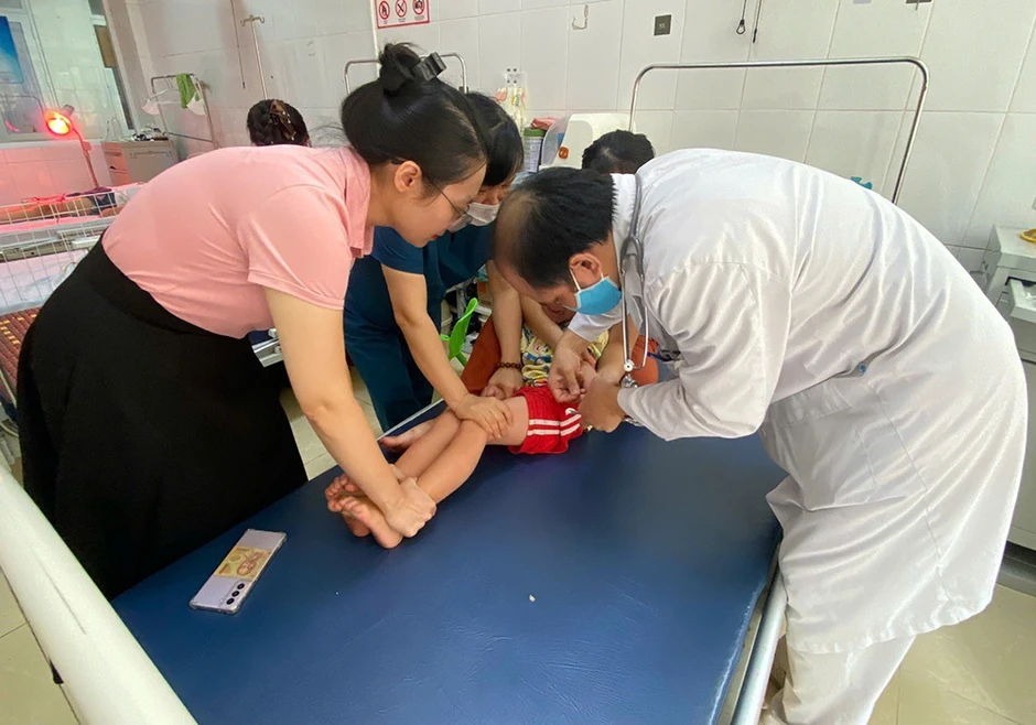Châm cứu, bấm huyệt hỗ trợ trẻ tự kỷ Châm cứu, bấm huyệt hỗ trợ trẻ tự kỷ