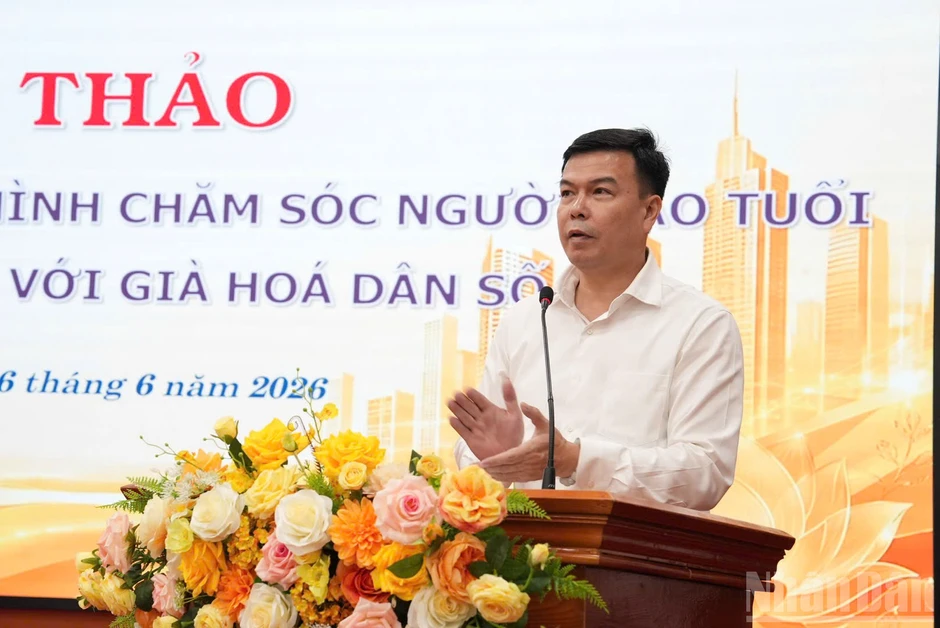 Chăm sóc người cao tuổi từ y tế cơ sở nhằm thích ứng với già hóa dân số Chăm sóc người cao tuổi từ y tế cơ sở nhằm thích ứng với già hóa dân số