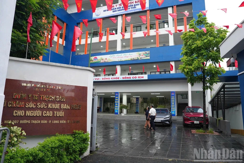 Chăm sóc người cao tuổi từ y tế cơ sở nhằm thích ứng với già hóa dân số Chăm sóc người cao tuổi từ y tế cơ sở nhằm thích ứng với già hóa dân số