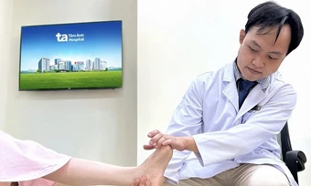 Chân vòng kiềng khi lớn có tự hết không? - Báo TinVina