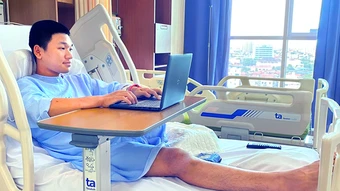 Chàng trai suy thận cấp, nhiễm khuẩn huyết sau tai nạn mất chân - Báo TinVina