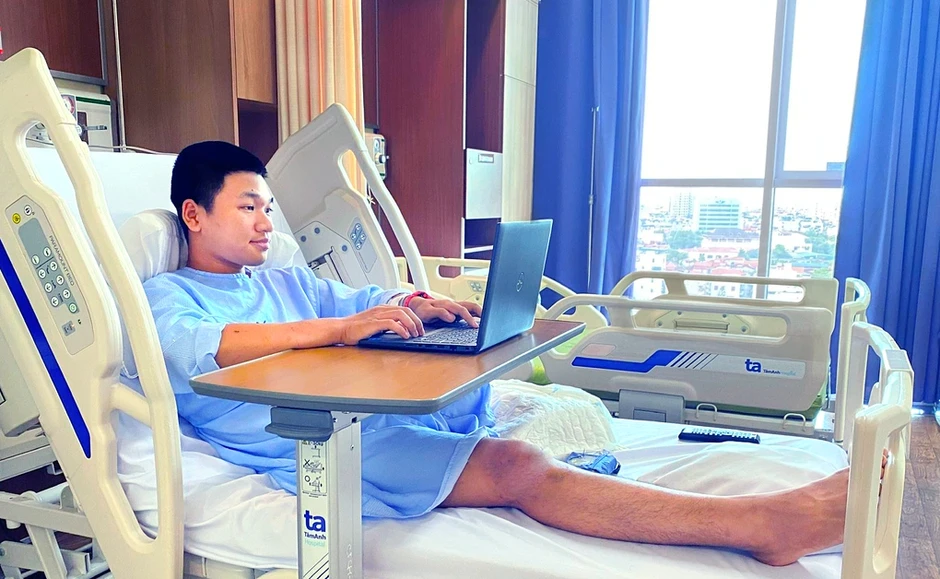 Chàng trai suy thận cấp, nhiễm khuẩn huyết sau tai nạn mất chân - Báo TinVina Chàng trai suy thận cấp, nhiễm khuẩn huyết sau tai nạn mất chân - Báo TinVina