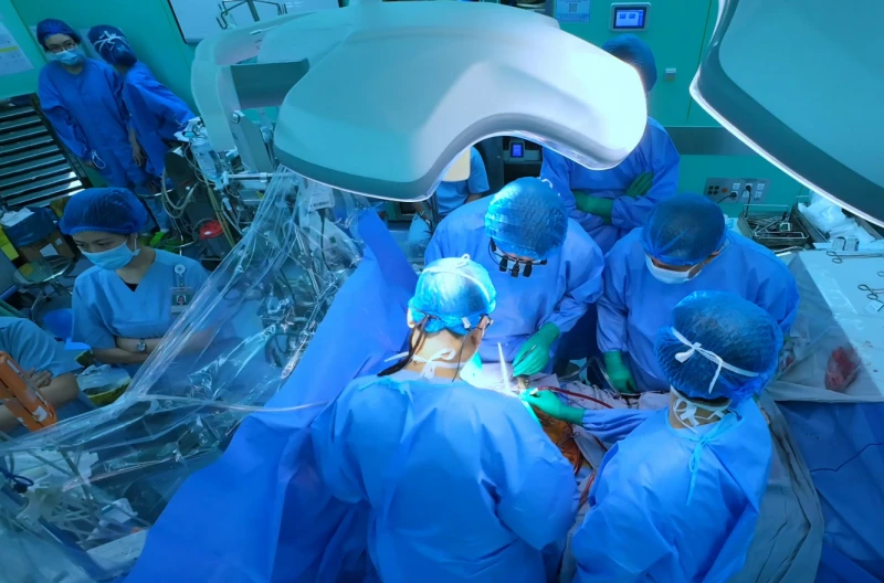 Chạy đua ghép tim xuyên Việt cứu sống người bệnh đang phụ thuộc ECMO Chạy đua ghép tim xuyên Việt cứu sống người bệnh đang phụ thuộc ECMO