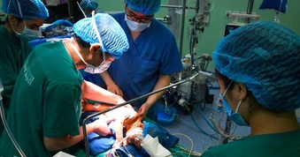 Chi phí phẫu thuật tim bẩm sinh tại Việt Nam chỉ bằng 1/10 Mỹ