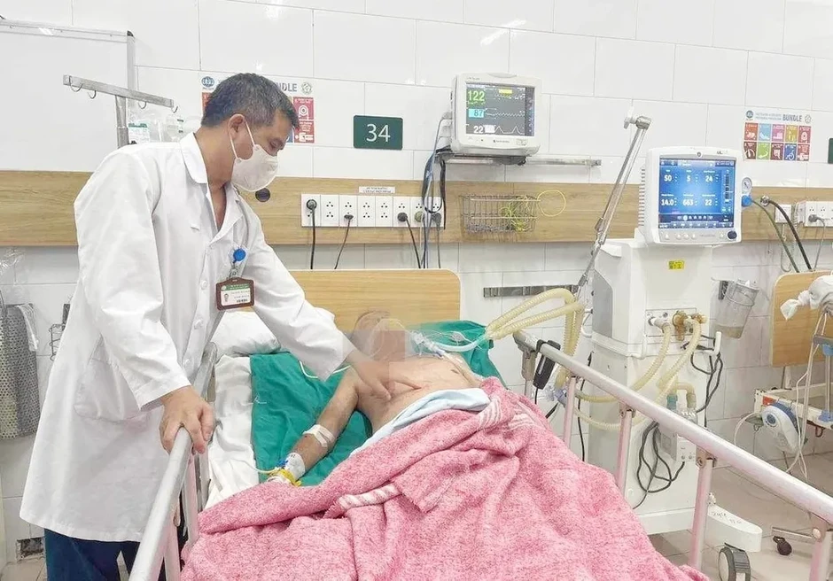 Chỉ vài ly "rượu quý" trước lúc ngủ, người đàn ông nguy kịch Chỉ vài ly "rượu quý" trước lúc ngủ, người đàn ông nguy kịch