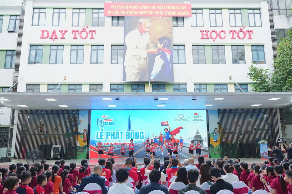 Chiều cao của người Việt vẫn thuộc nhóm trung bình thấp so với khu vực Chiều cao của người Việt vẫn thuộc nhóm trung bình thấp so với khu vực