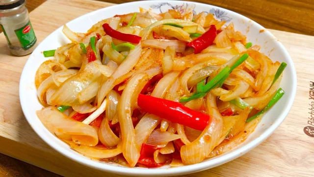 Chợ Việt có loại củ giá rẻ, cay xè mắt nhưng là "thần dược" làm sạch mạch máu, chống ung thư Chợ Việt có loại củ giá rẻ, cay xè mắt nhưng là "thần dược" làm sạch mạch máu, chống ung thư