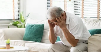 Chóng mặt, mờ mắt thoáng qua rồi tự khỏi: Có thể là dấu hiệu của đột quỵ