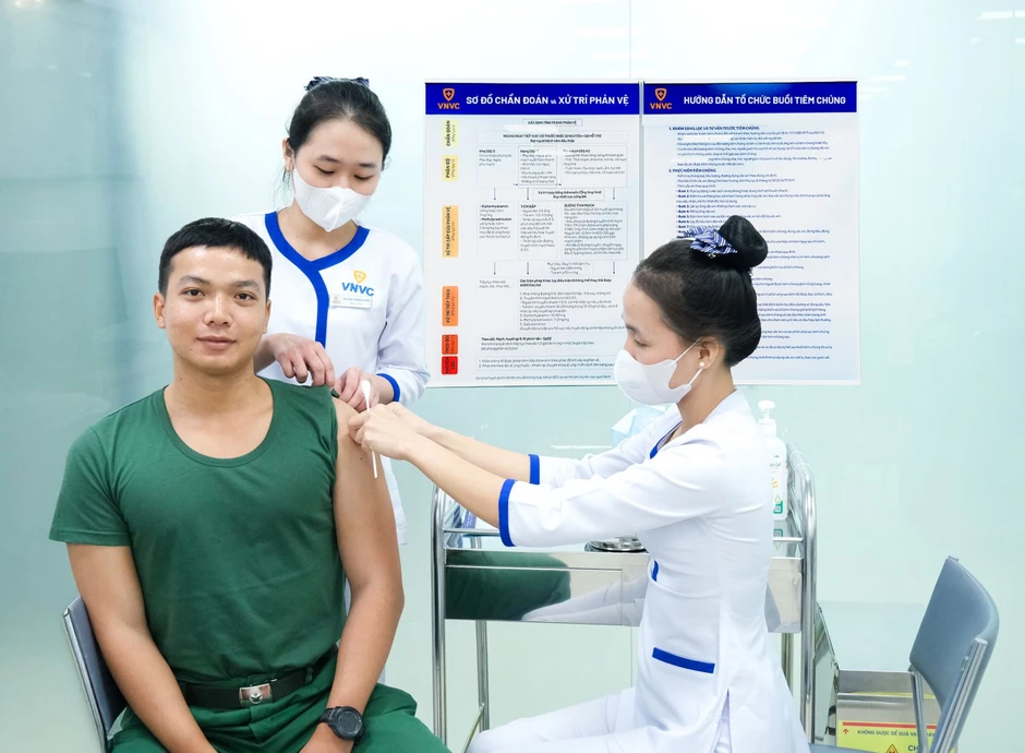 Chủ động phòng bệnh cho cán bộ, chiến sĩ tham gia tìm kiếm, quy tập hài cốt liệt sĩ Chủ động phòng bệnh cho cán bộ, chiến sĩ tham gia tìm kiếm, quy tập hài cốt liệt sĩ