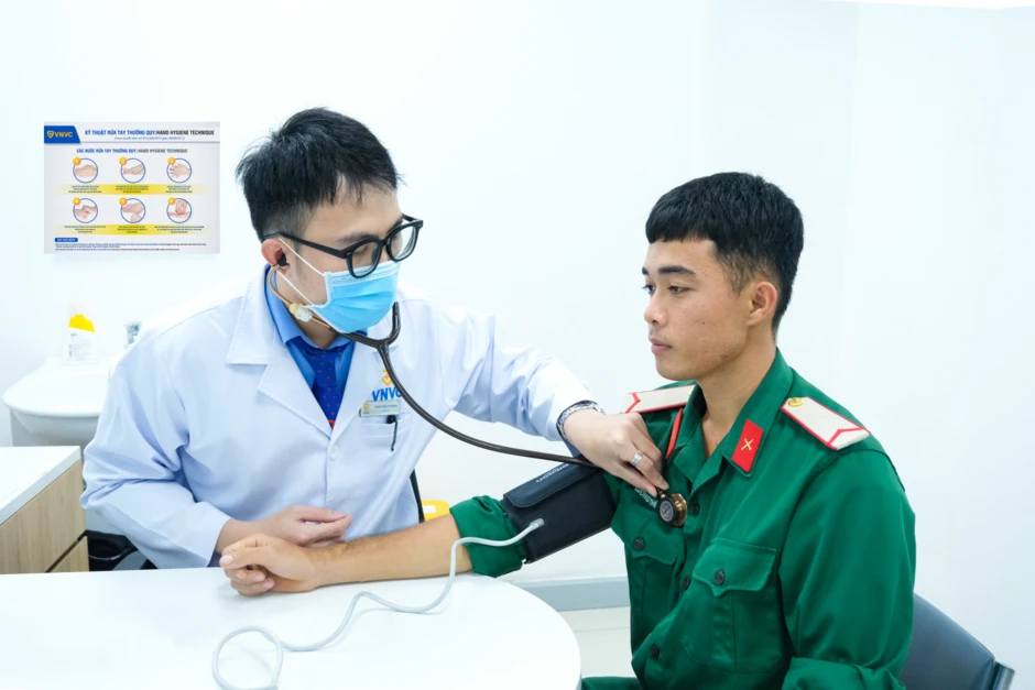 Chủ động phòng bệnh cho cán bộ, chiến sĩ tham gia tìm kiếm, quy tập hài cốt liệt sĩ Chủ động phòng bệnh cho cán bộ, chiến sĩ tham gia tìm kiếm, quy tập hài cốt liệt sĩ
