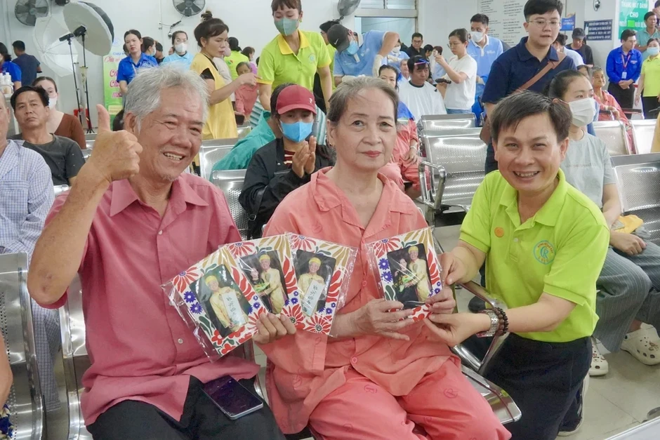 'Chủ nhật chia sẻ yêu thương': Tiếp sức người bệnh vượt khó 'Chủ nhật chia sẻ yêu thương': Tiếp sức người bệnh vượt khó