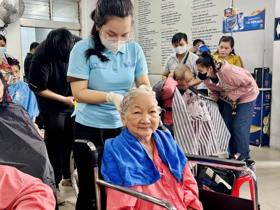 'Chủ nhật chia sẻ yêu thương': Tiếp sức người bệnh vượt khó 'Chủ nhật chia sẻ yêu thương': Tiếp sức người bệnh vượt khó