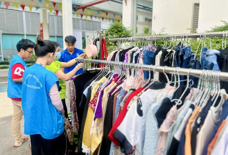 'Chủ nhật chia sẻ yêu thương': Tiếp sức người bệnh vượt khó 'Chủ nhật chia sẻ yêu thương': Tiếp sức người bệnh vượt khó