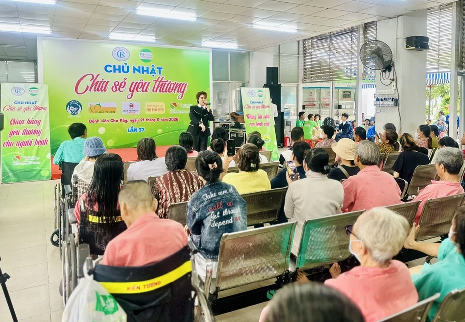 'Chủ nhật chia sẻ yêu thương': Tiếp sức người bệnh vượt khó 'Chủ nhật chia sẻ yêu thương': Tiếp sức người bệnh vượt khó