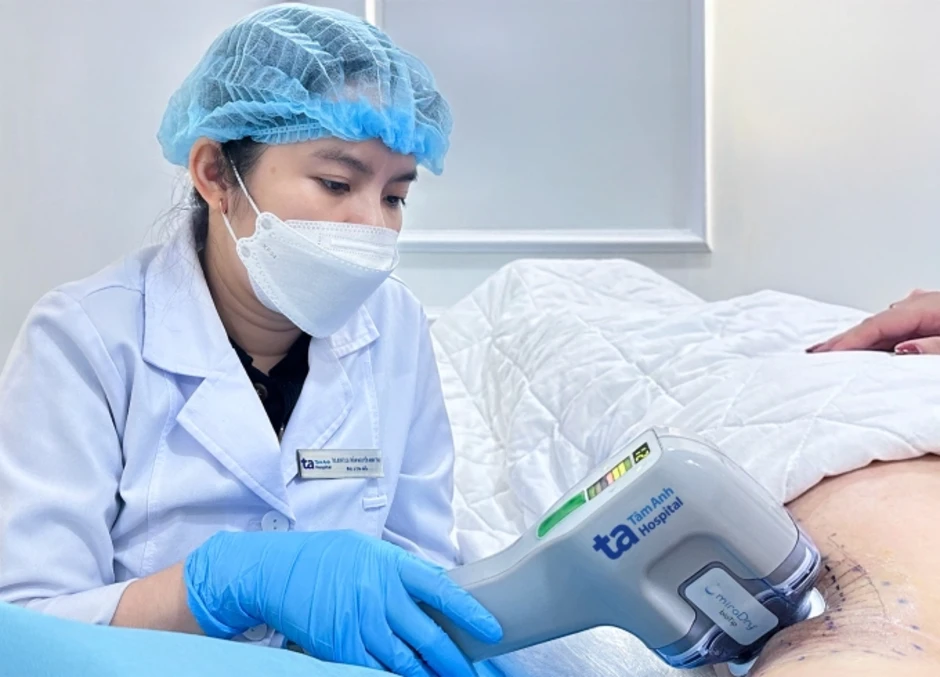 Chữa tăng tiết mồ hôi bằng công nghệ vi sóng - Báo TinVina Chữa tăng tiết mồ hôi bằng công nghệ vi sóng - Báo TinVina