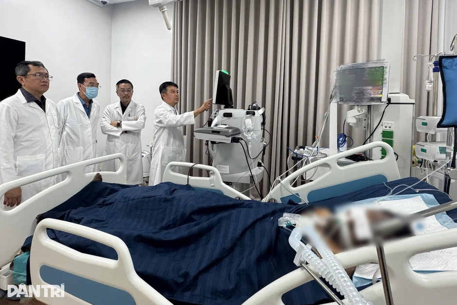 Chuyển bệnh nhân nguy kịch vụ lật ca nô ở Phú Quốc về Bệnh viện Chợ Rẫy Chuyển bệnh nhân nguy kịch vụ lật ca nô ở Phú Quốc về Bệnh viện Chợ Rẫy