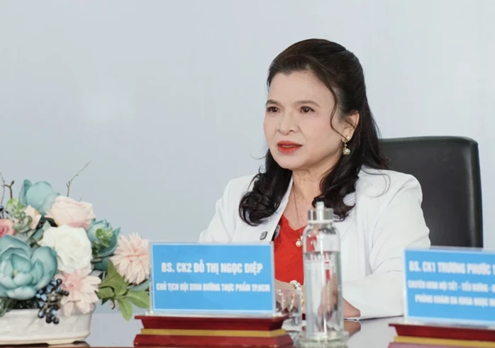 Chuyên gia cảnh báo trào lưu “mukbang” và thói quen ăn ngọt gây hại sức khỏe Chuyên gia cảnh báo trào lưu “mukbang” và thói quen ăn ngọt gây hại sức khỏe