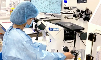 Có con ở tuổi 42 sau 5 năm hiếm muộn - Báo TinVina