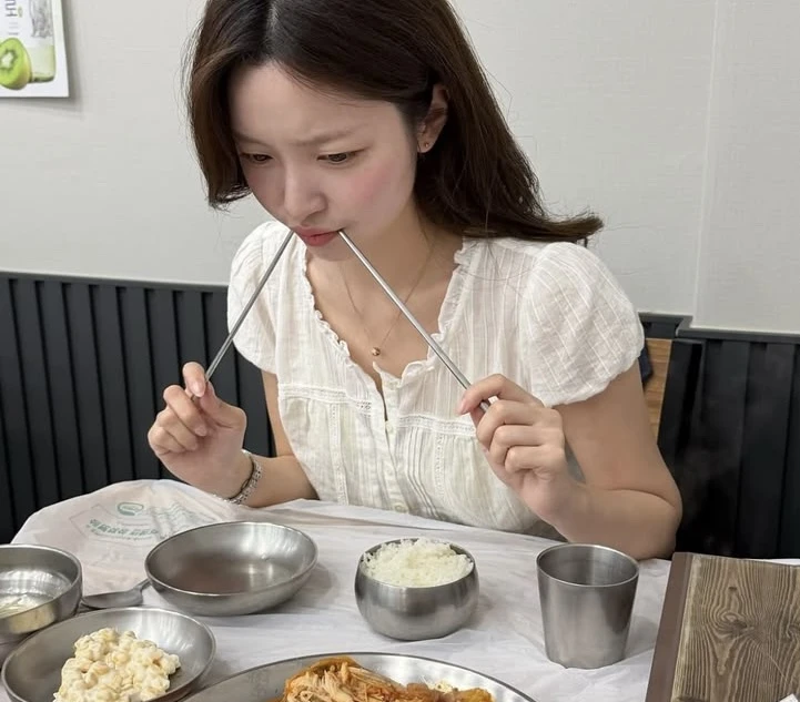 Cô gái 24 tuổi tử vong sau 5 tháng khám đau bụng, bác sĩ nói thẳng: 7 bất thường sau ăn "đánh tiếng" ung thư Cô gái 24 tuổi tử vong sau 5 tháng khám đau bụng, bác sĩ nói thẳng: 7 bất thường sau ăn "đánh tiếng" ung thư