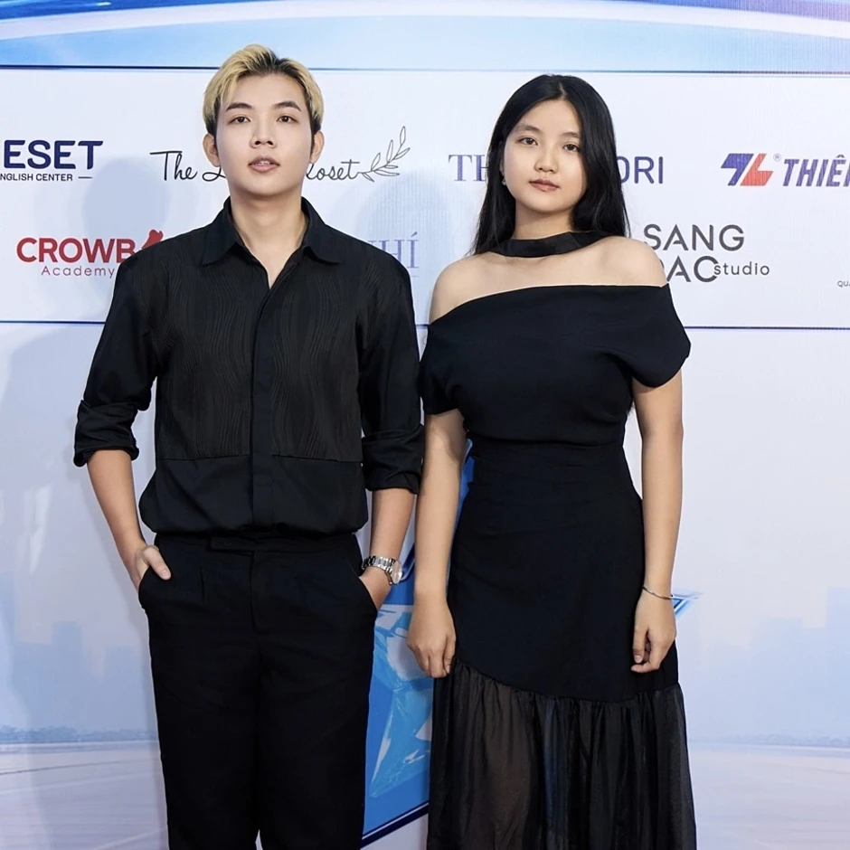 Cô gái 'hóa thiên nga' sau gần ba tháng ăn cơm anh trai nấu Cô gái 'hóa thiên nga' sau gần ba tháng ăn cơm anh trai nấu