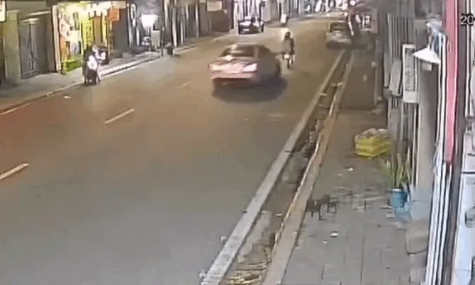Cô gái nguy kịch sau khi bị Mercedes tông ở Vũng Tàu Cô gái nguy kịch sau khi bị Mercedes tông ở Vũng Tàu