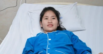 Cô giáo mất chân khi cứu học trò được bệnh viện hỗ trợ toàn bộ chi phí điều trị