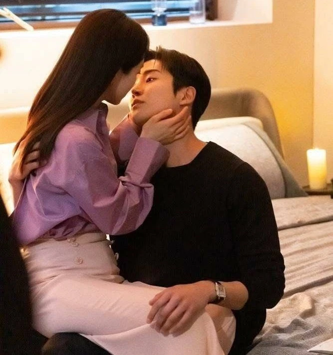 Có nên tắm trước khi làm "chuyện ấy" không? Có nên tắm trước khi làm "chuyện ấy" không?