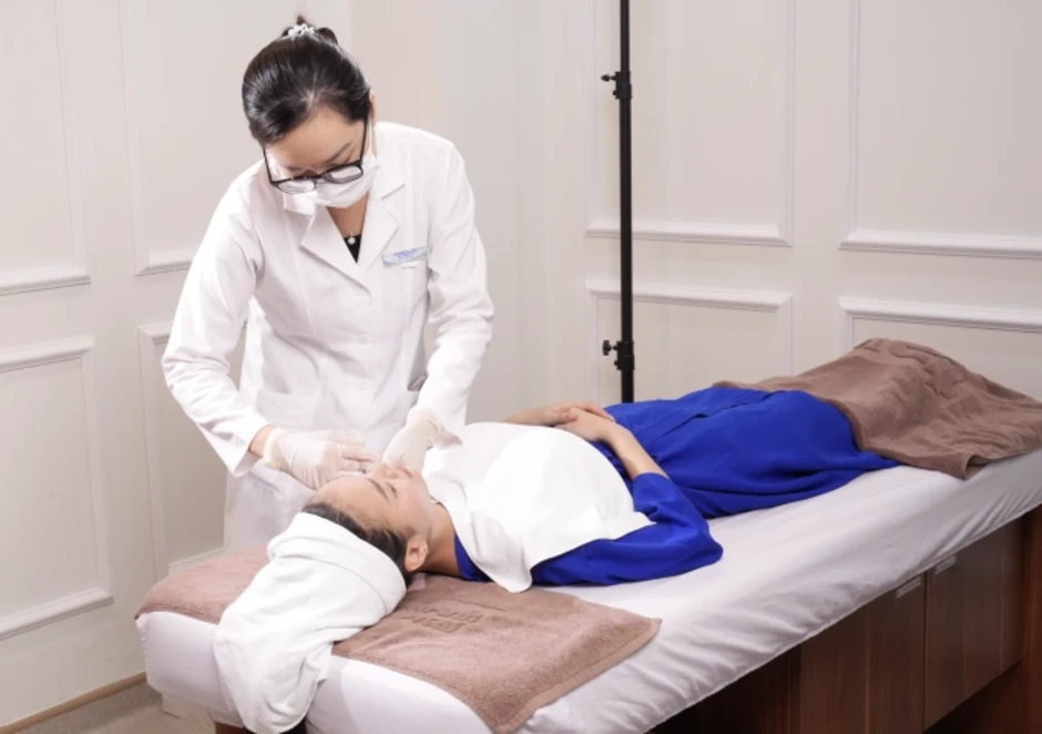 Có nên tiêm filler trẻ hóa vùng mắt không? - Báo TinVina Có nên tiêm filler trẻ hóa vùng mắt không? - Báo TinVina