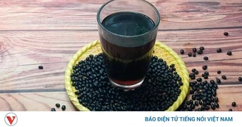Có nên uống nước đậu đen thay nước lọc?