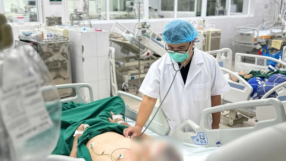 Có người nguy kịch, phải thở máy sau vài ngày mắc cúm A: Cảnh báo những dấu hiệu bệnh cần đi khám ngay